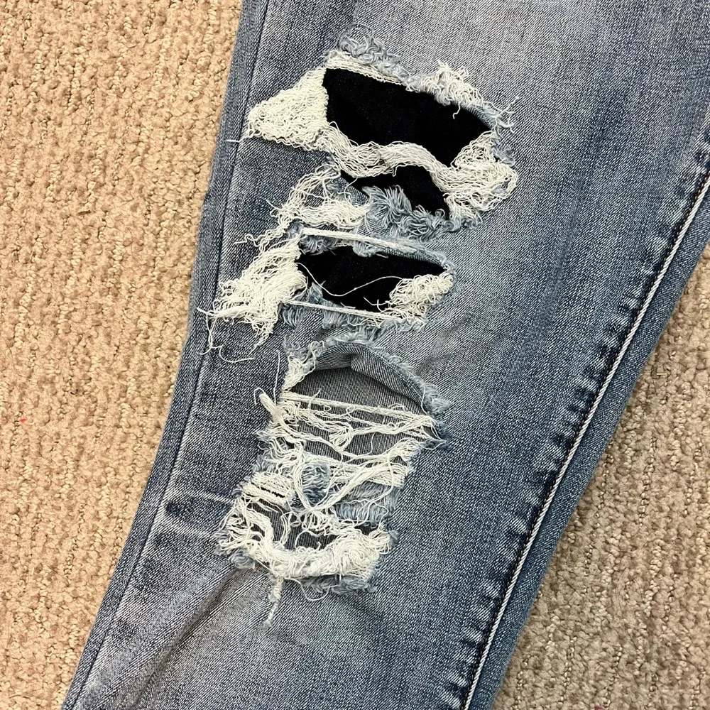 Distressed Grace Blue Jeans - Picture 2 of 8
